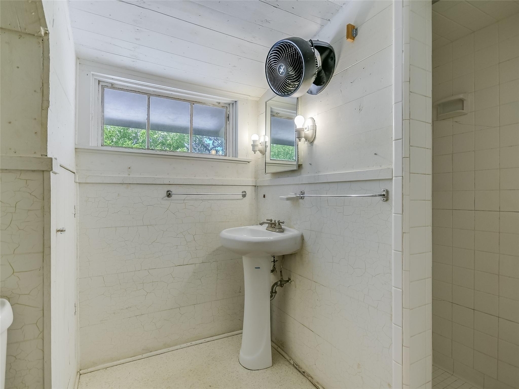 2304 Longview St - Photo 21