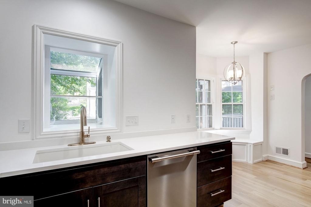 1626 Kalmia Road Nw - Photo 13