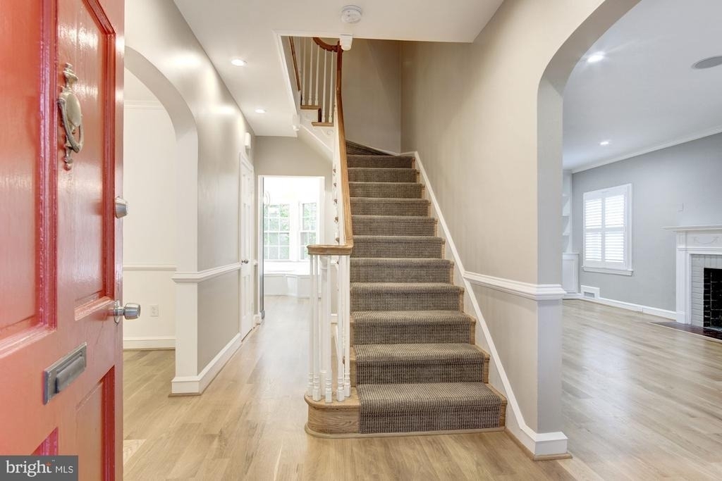 1626 Kalmia Road Nw - Photo 4
