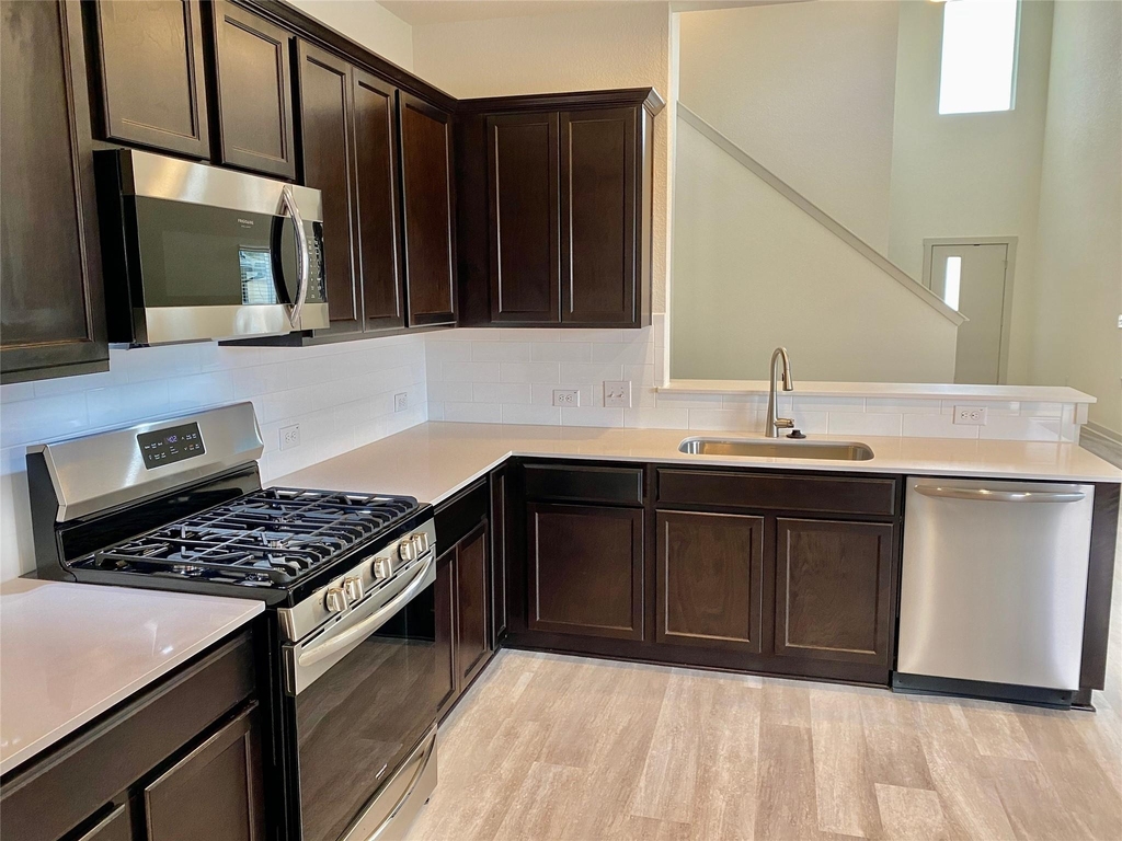 10210 Criswell Rd - Photo 7
