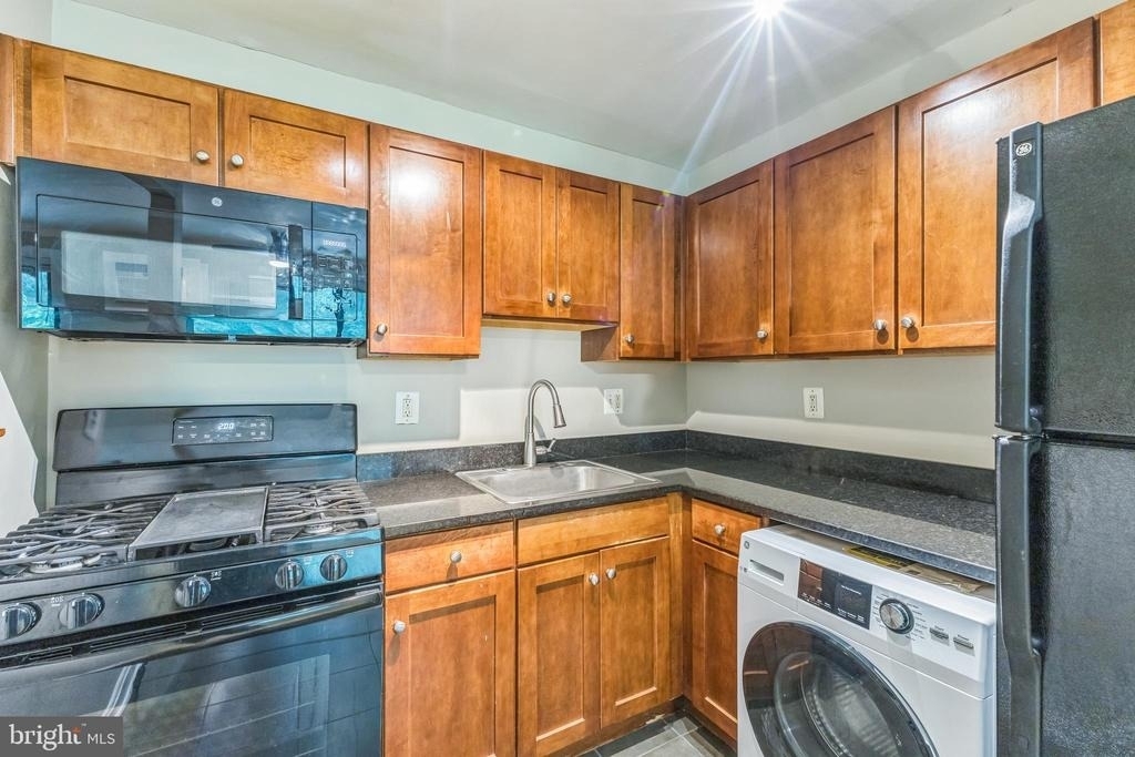 3105 Naylor Road Se - Photo 2