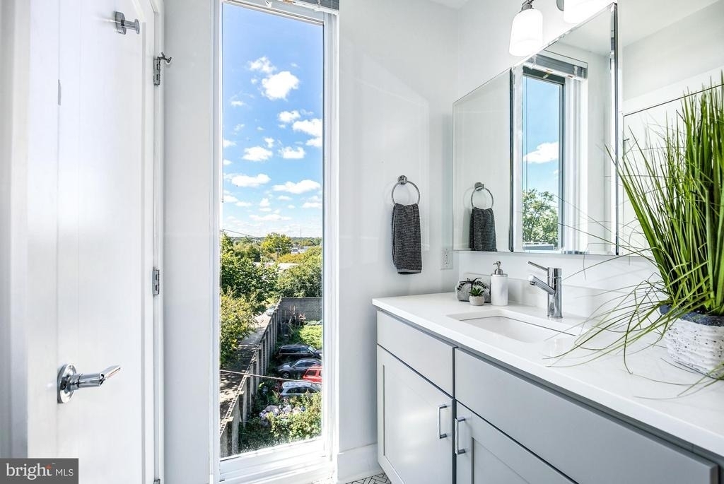 4016 Georgia Avenue Nw - Photo 11
