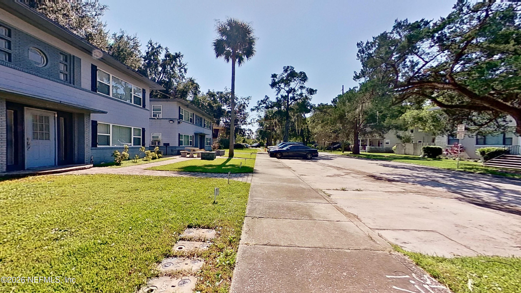 1613 Flagler Avenue - Photo 1