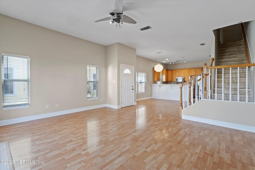 819 6th Avenue S - Photo 4