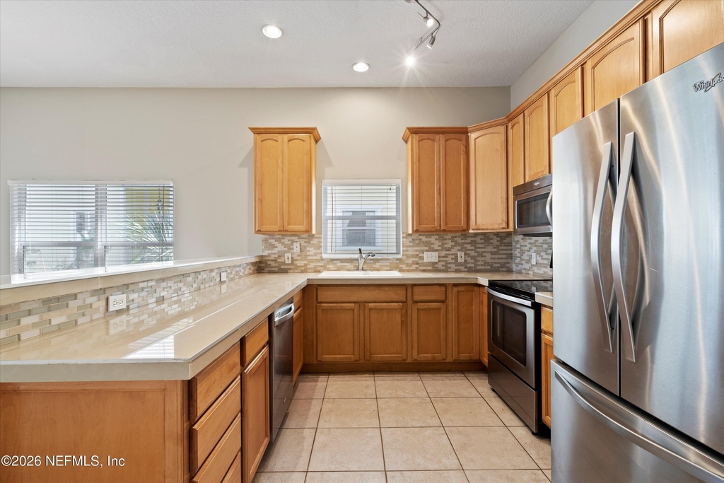 819 6th Avenue S - Photo 3