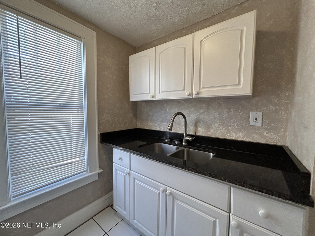 2623 College Street - Photo 6