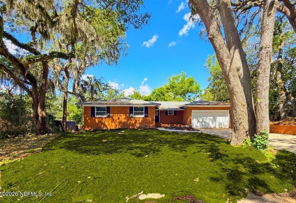 10135 Lakeview Road W - Photo 0