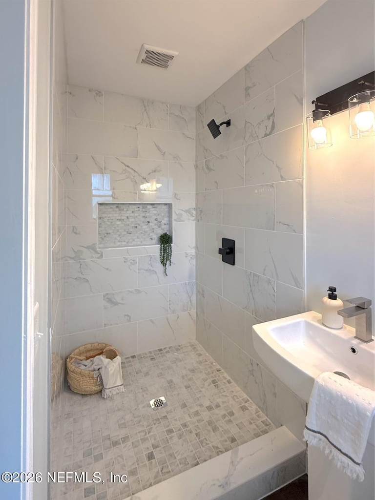 10135 Lakeview Road W - Photo 2