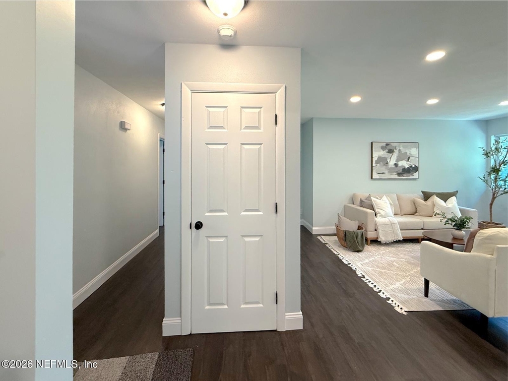 10135 Lakeview Road W - Photo 7