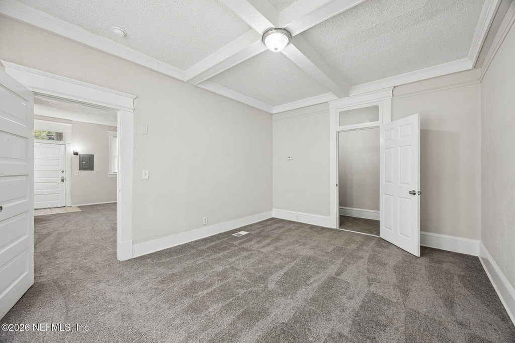 2737 Vernon Terrace - Photo 8