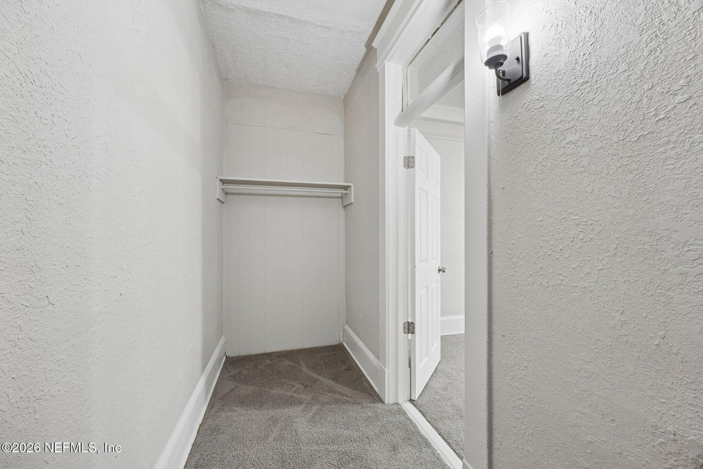 2737 Vernon Terrace - Photo 10