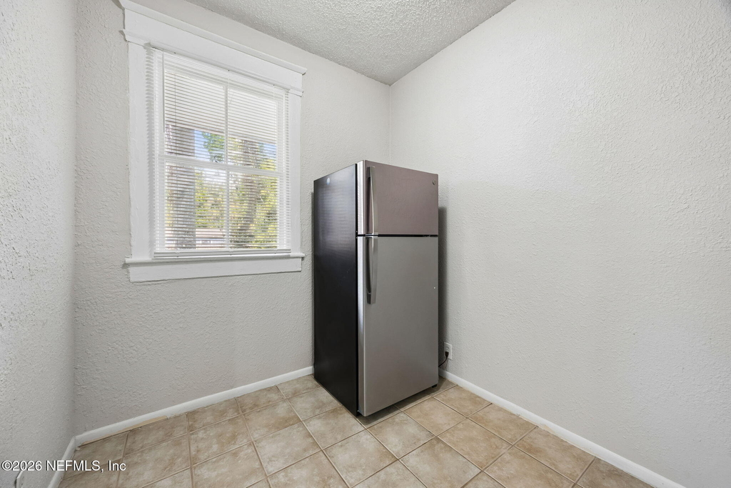 2737 Vernon Terrace - Photo 5