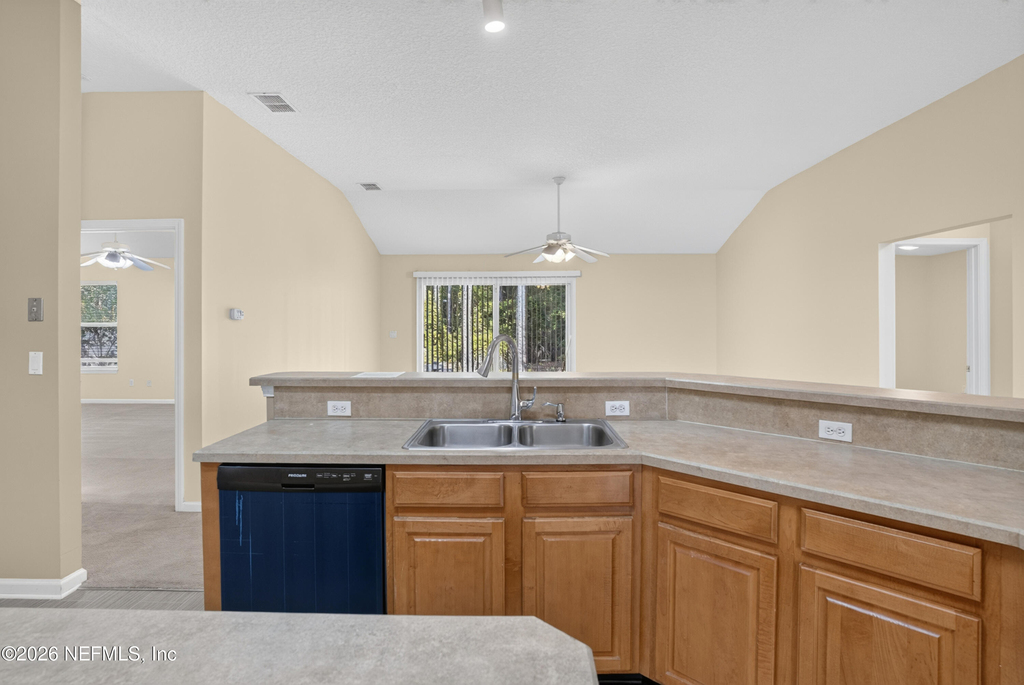299 Johns Creek Parkway - Photo 18