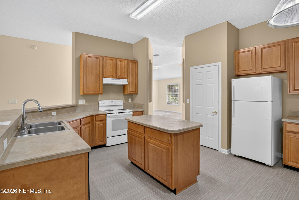 299 Johns Creek Parkway - Photo 17