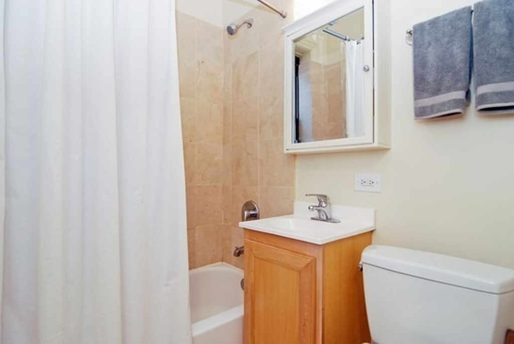 903 W Cornelia Avenue - Photo 7