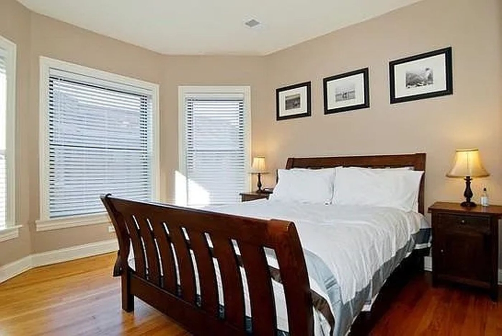 903 W Cornelia Avenue - Photo 5
