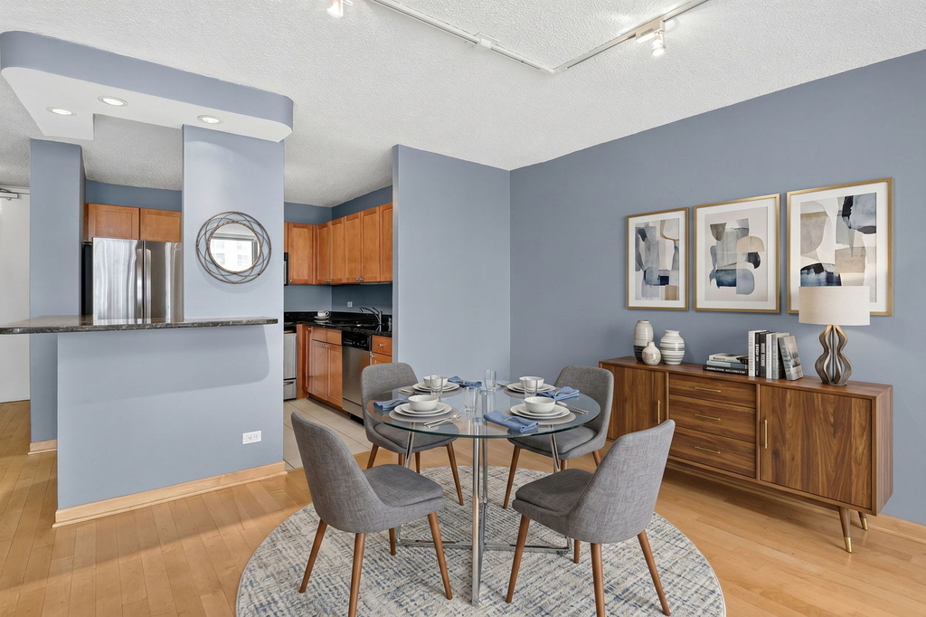 30 E Huron Street - Photo 8