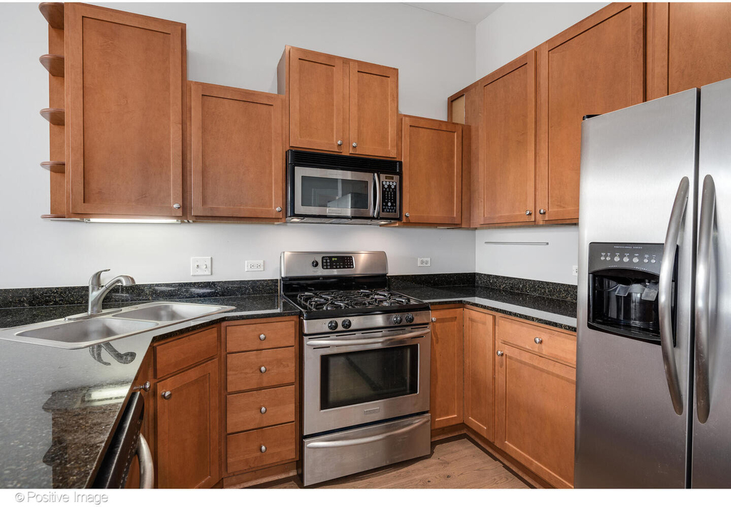 230 W Division Street - Photo 8