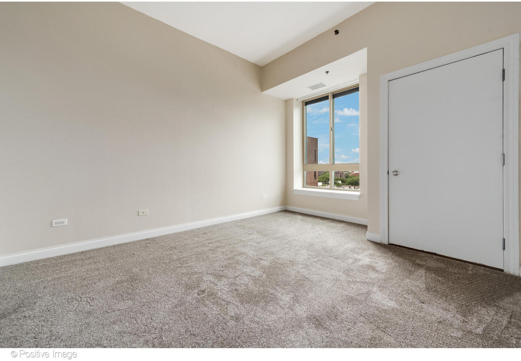 230 W Division Street - Photo 11