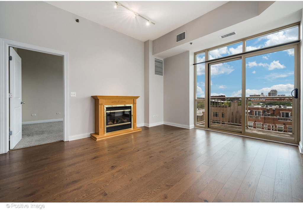 230 W Division Street - Photo 3