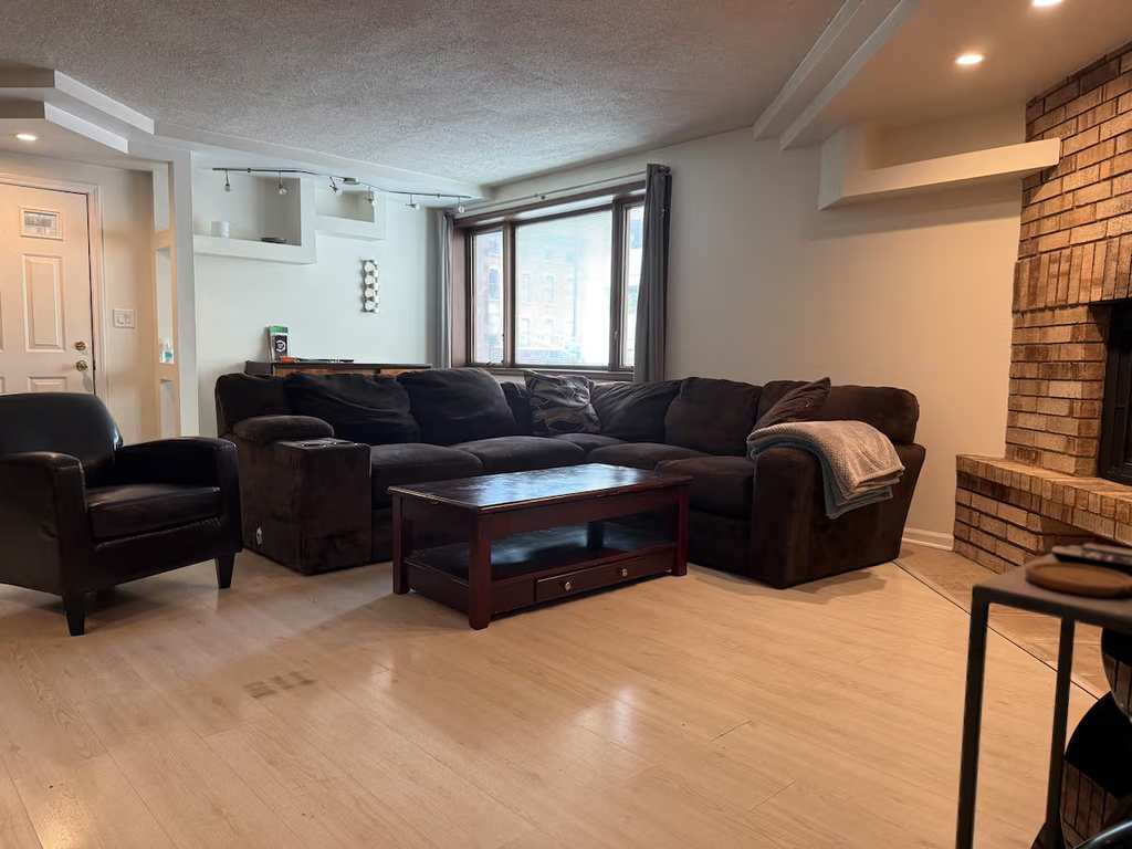 163 W Division Street - Photo 1