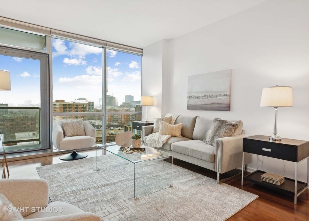 123 S Green Street - Photo 6