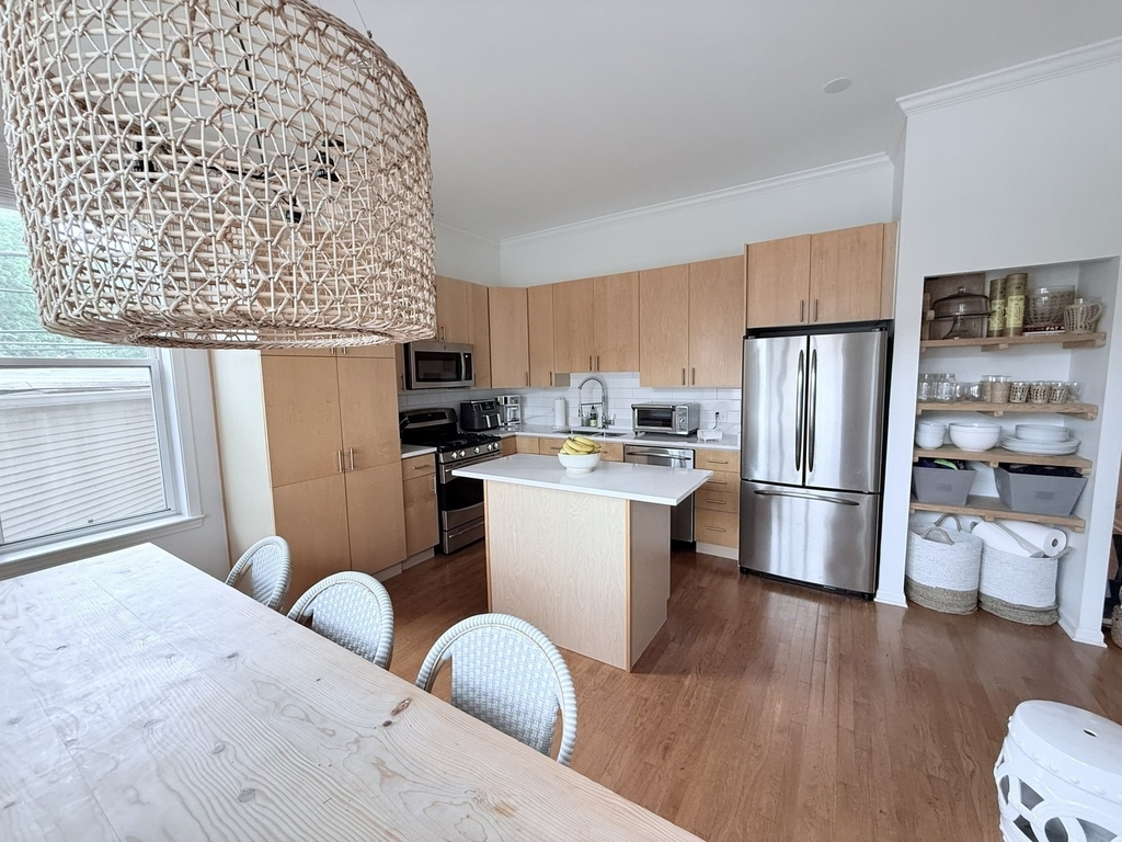1822 N Sheffield Avenue - Photo 4