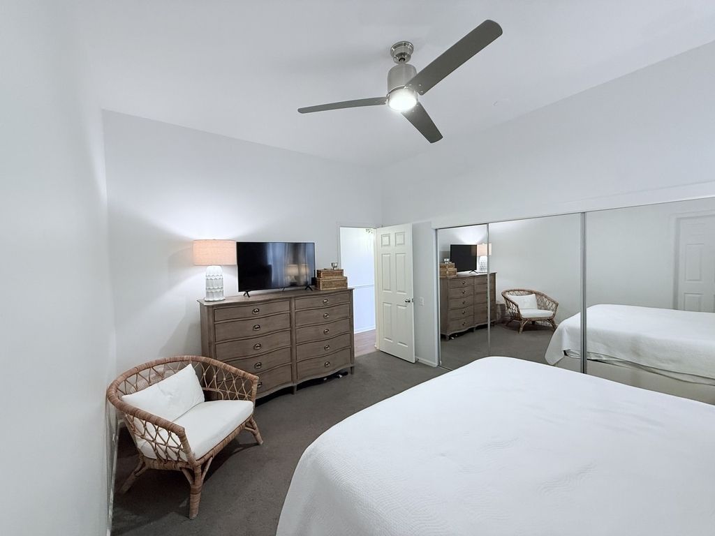 1822 N Sheffield Avenue - Photo 8