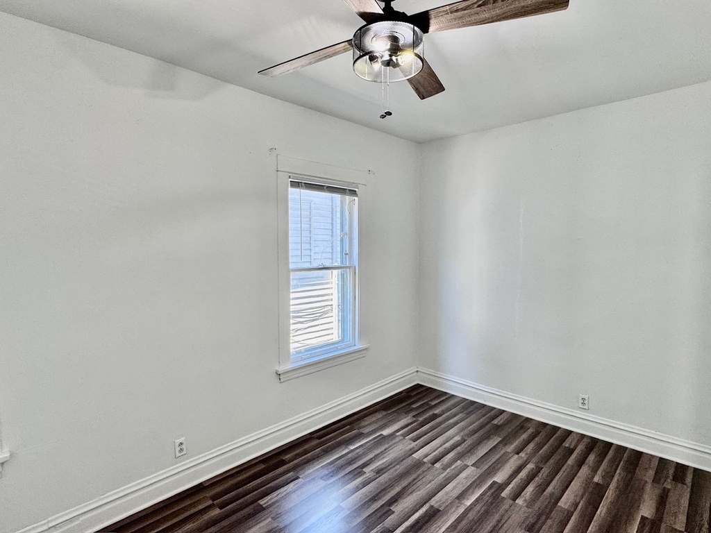 2047 N Lavergne Avenue - Photo 6
