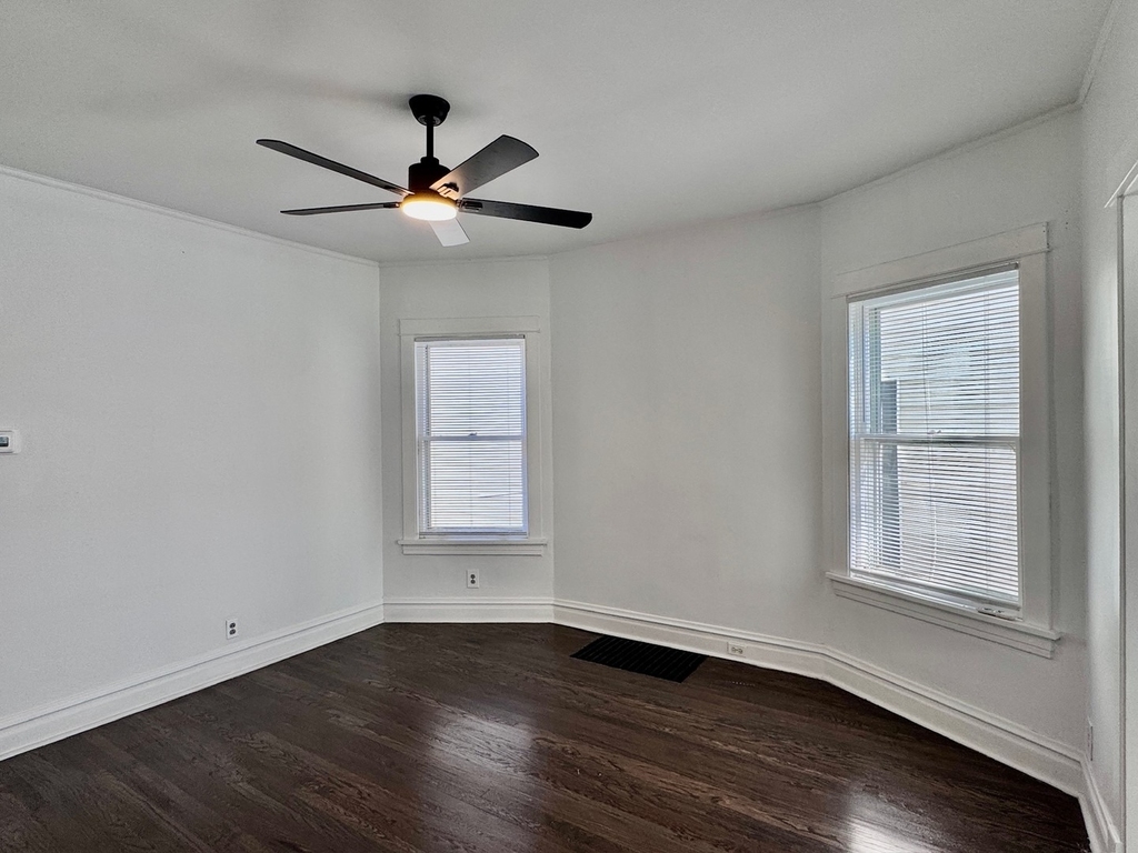2047 N Lavergne Avenue - Photo 3