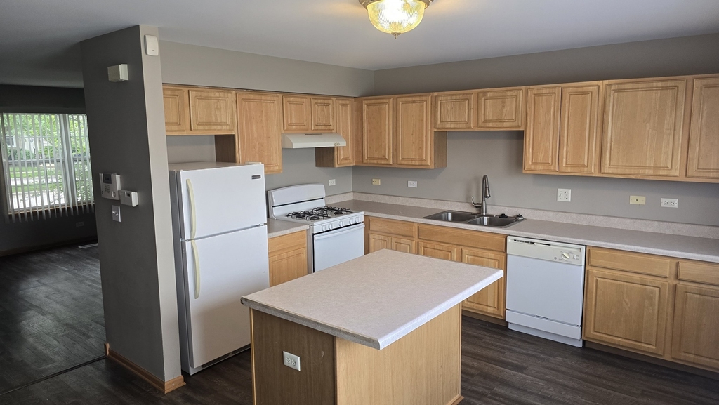 2053 Grayhawk Drive - Photo 3