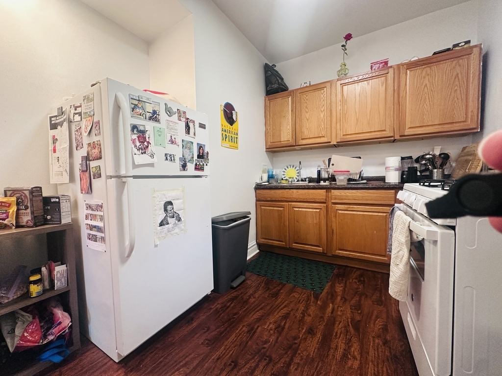 635 W Roscoe Street - Photo 4