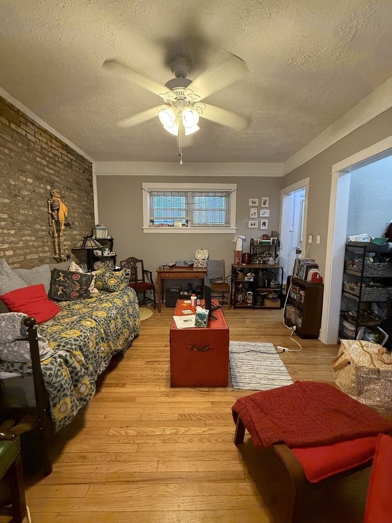 713 W Barry Avenue - Photo 6