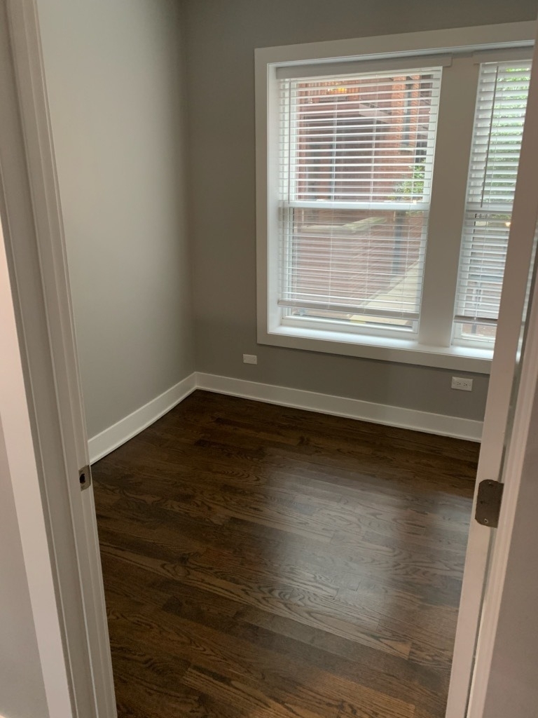 709 W Barry Avenue - Photo 7