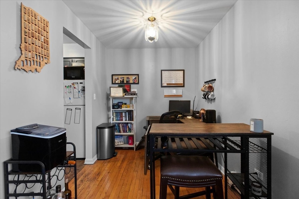 541 W Oakdale Avenue - Photo 3