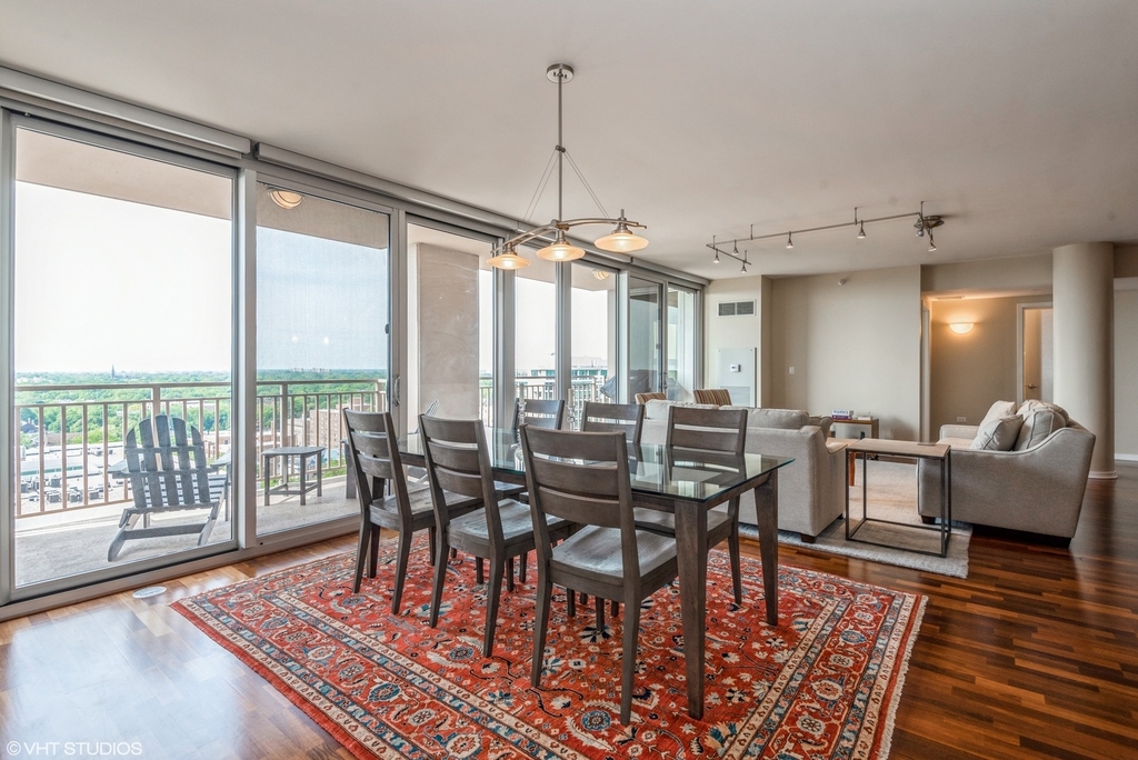 807 Davis Street - Photo 4