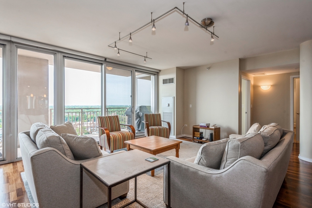 807 Davis Street - Photo 3
