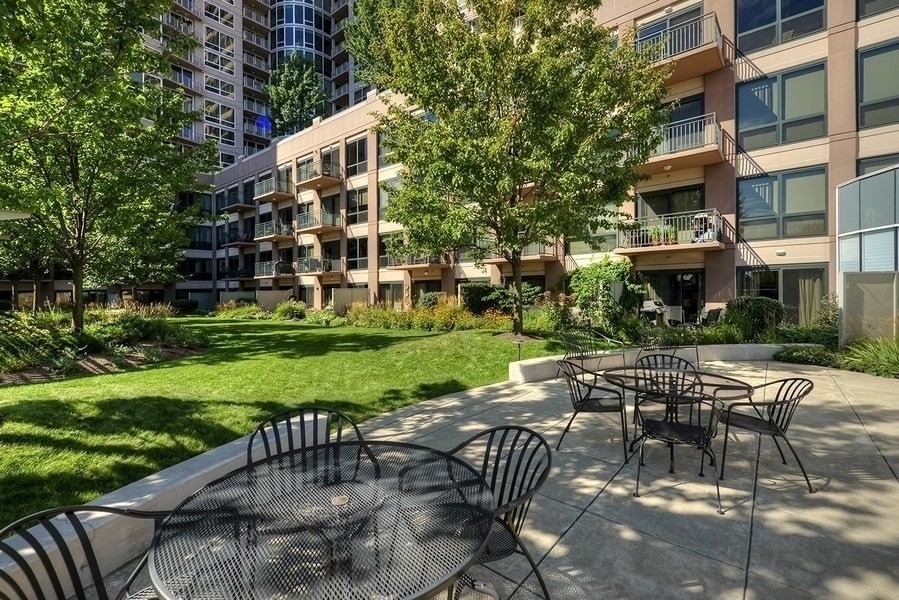 807 Davis Street - Photo 15