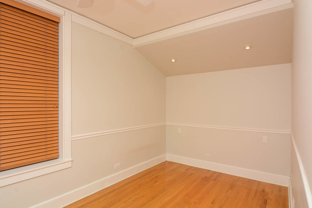 3614 N Bosworth Avenue - Photo 14