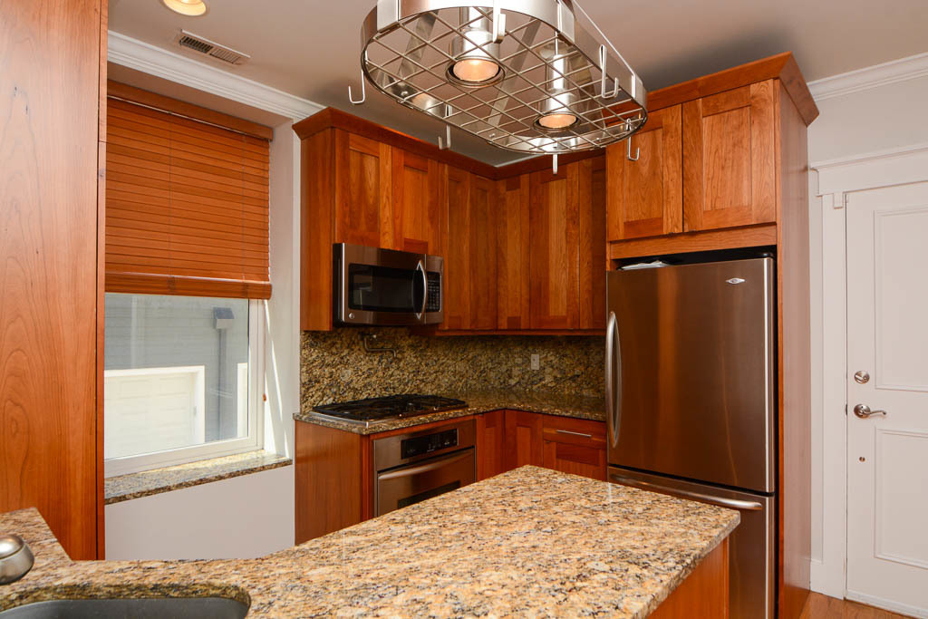 3614 N Bosworth Avenue - Photo 3