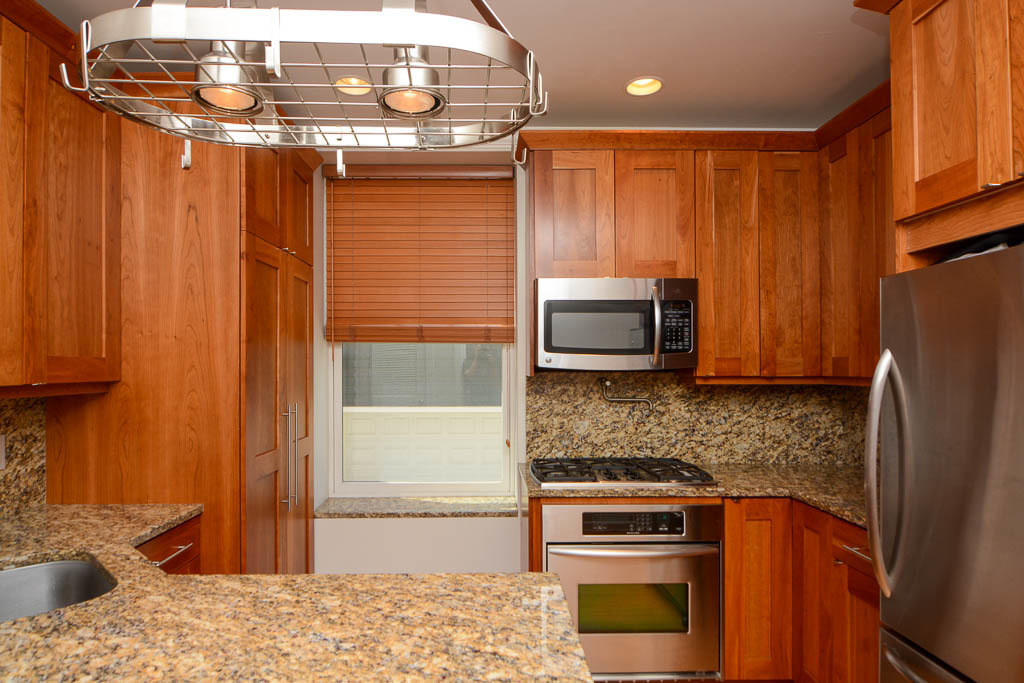 3614 N Bosworth Avenue - Photo 2