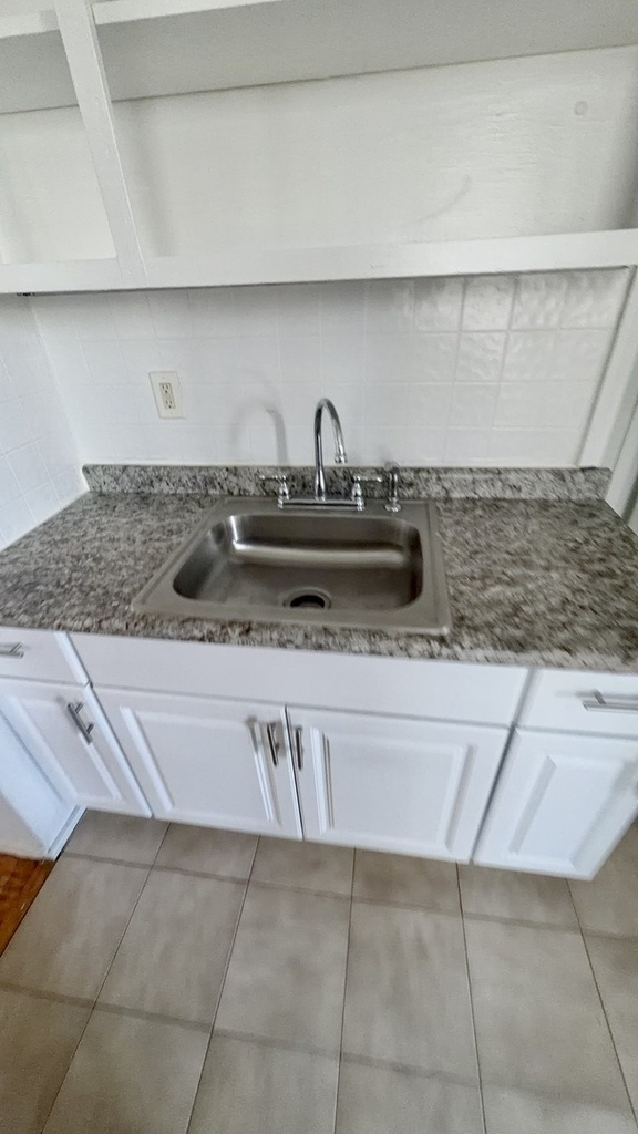 2531 N Tripp Avenue - Photo 3
