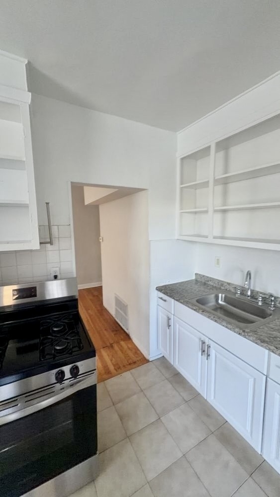 2531 N Tripp Avenue - Photo 1