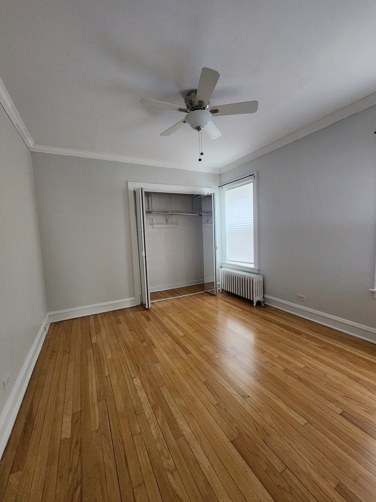 1112 Grove Street - Photo 3
