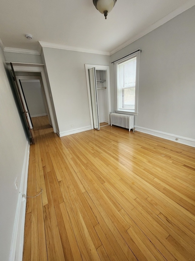 1112 Grove Street - Photo 8