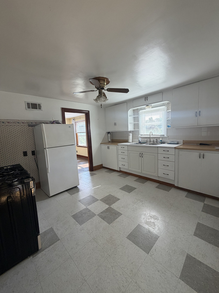 1903 Nicholson Street - Photo 2
