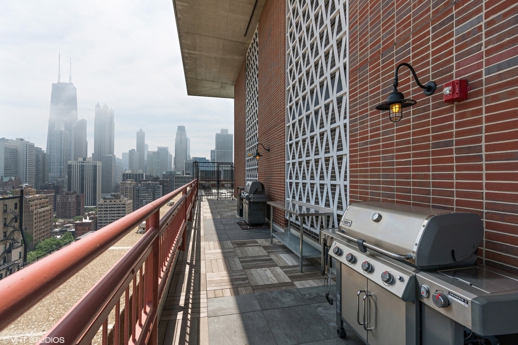 1325 N State Parkway - Photo 7