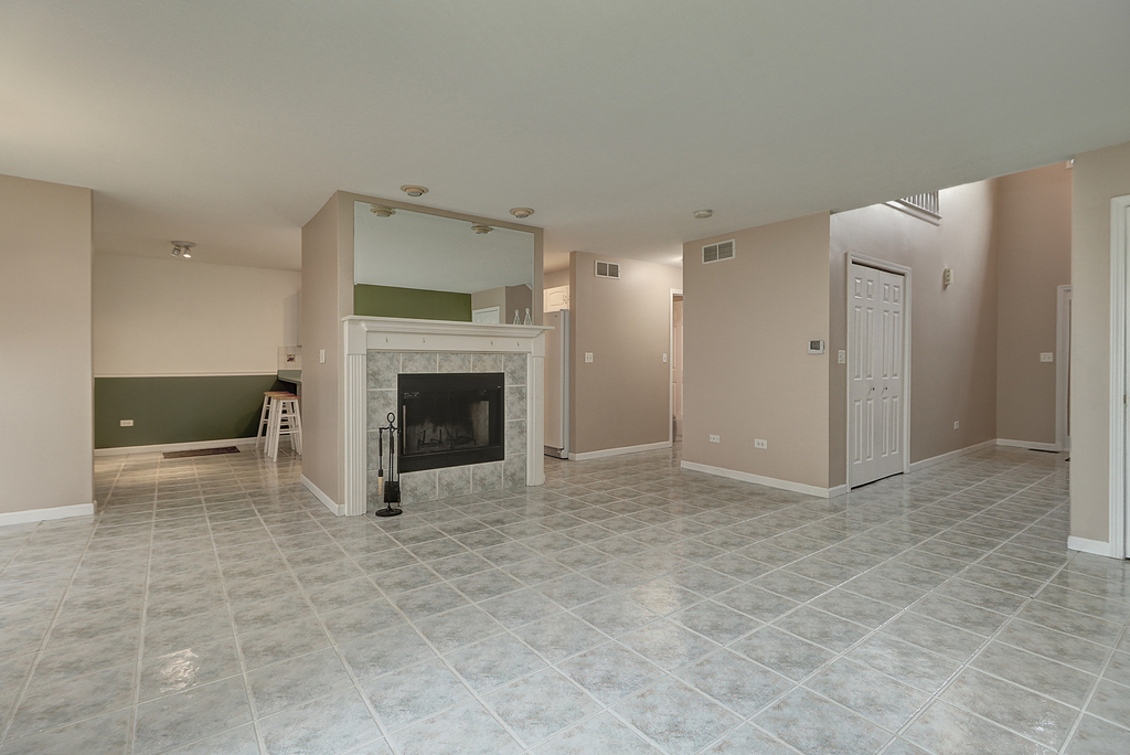 16046 Fairfield Drive - Photo 4