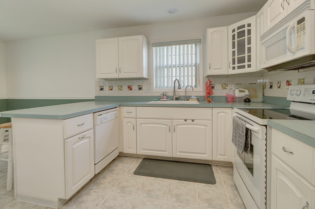 16046 Fairfield Drive - Photo 9