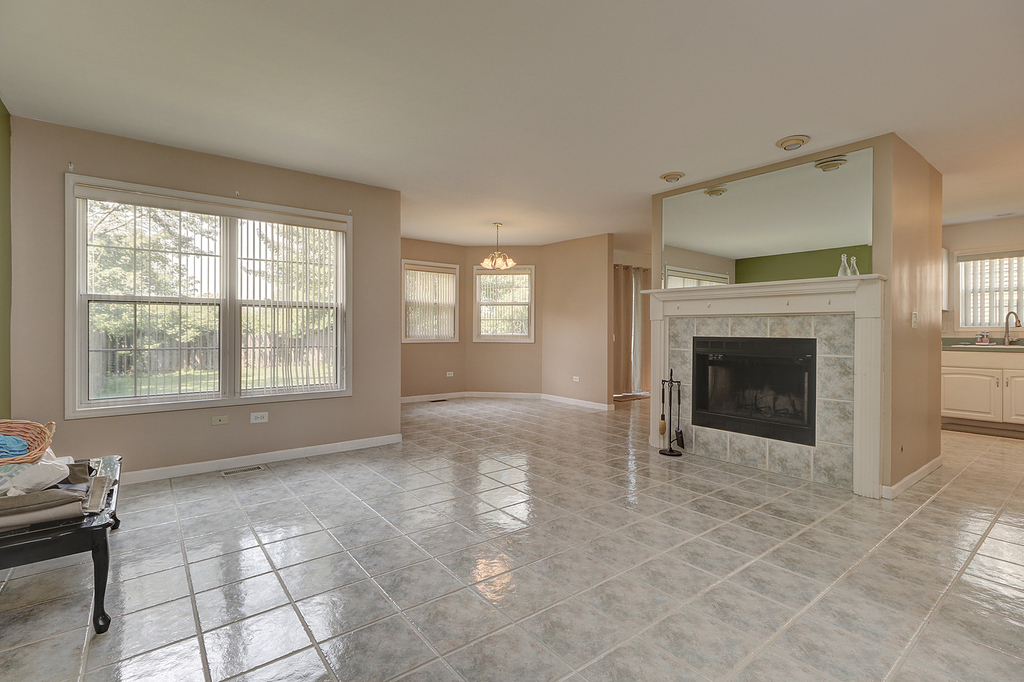 16046 Fairfield Drive - Photo 3